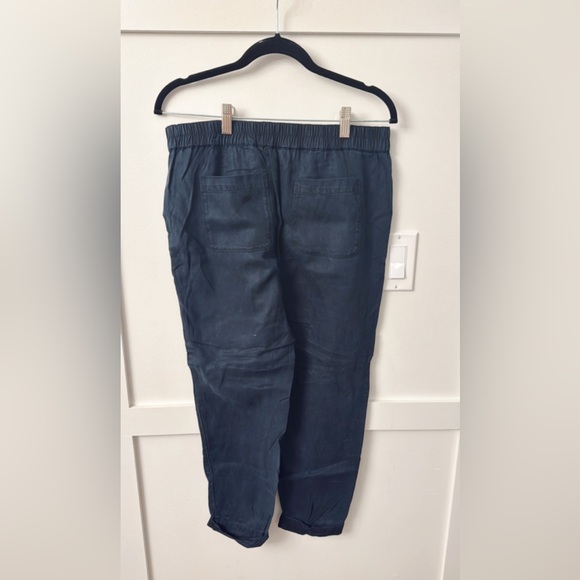 Soft Joie Navy Cropped Pants - Picture 2 of 2